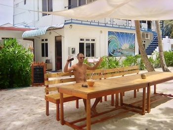 บาตูตา มัลดีฟส์ เซิร์ฟวิว เกสท์เฮาส์ Hotel Thulusdhoo ภายนอก รูปภาพ