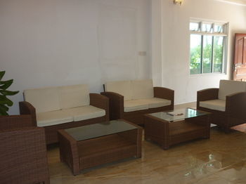 บาตูตา มัลดีฟส์ เซิร์ฟวิว เกสท์เฮาส์ Hotel Thulusdhoo ภายนอก รูปภาพ