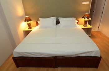 บาตูตา มัลดีฟส์ เซิร์ฟวิว เกสท์เฮาส์ Hotel Thulusdhoo ภายนอก รูปภาพ